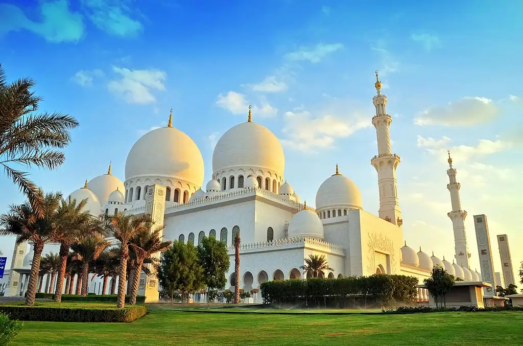 Full-day Abu Dhabi tour with Louvre